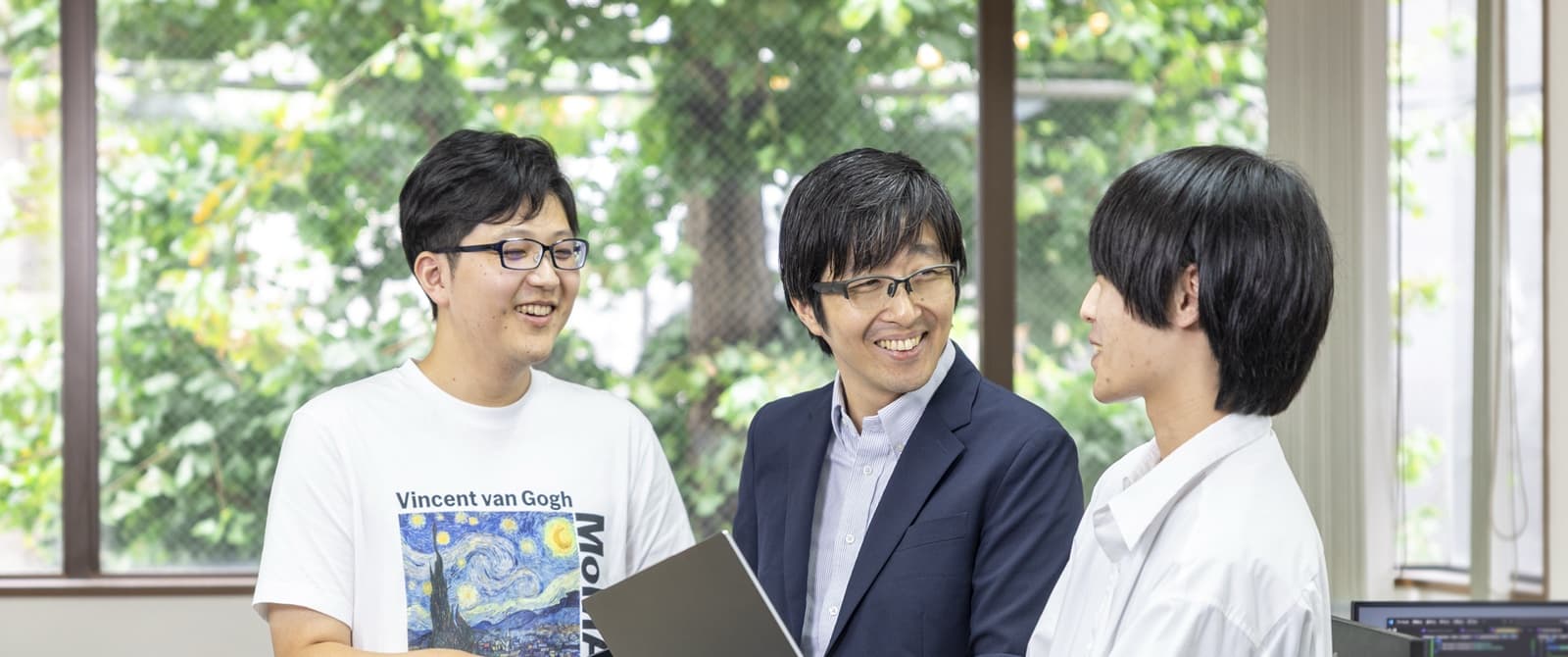 チームで協力する様子